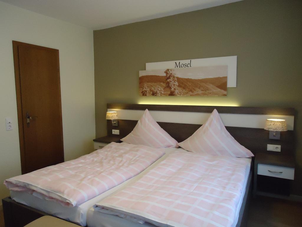 Gasthaus Huwer Bernkastel-Kues Zimmer foto