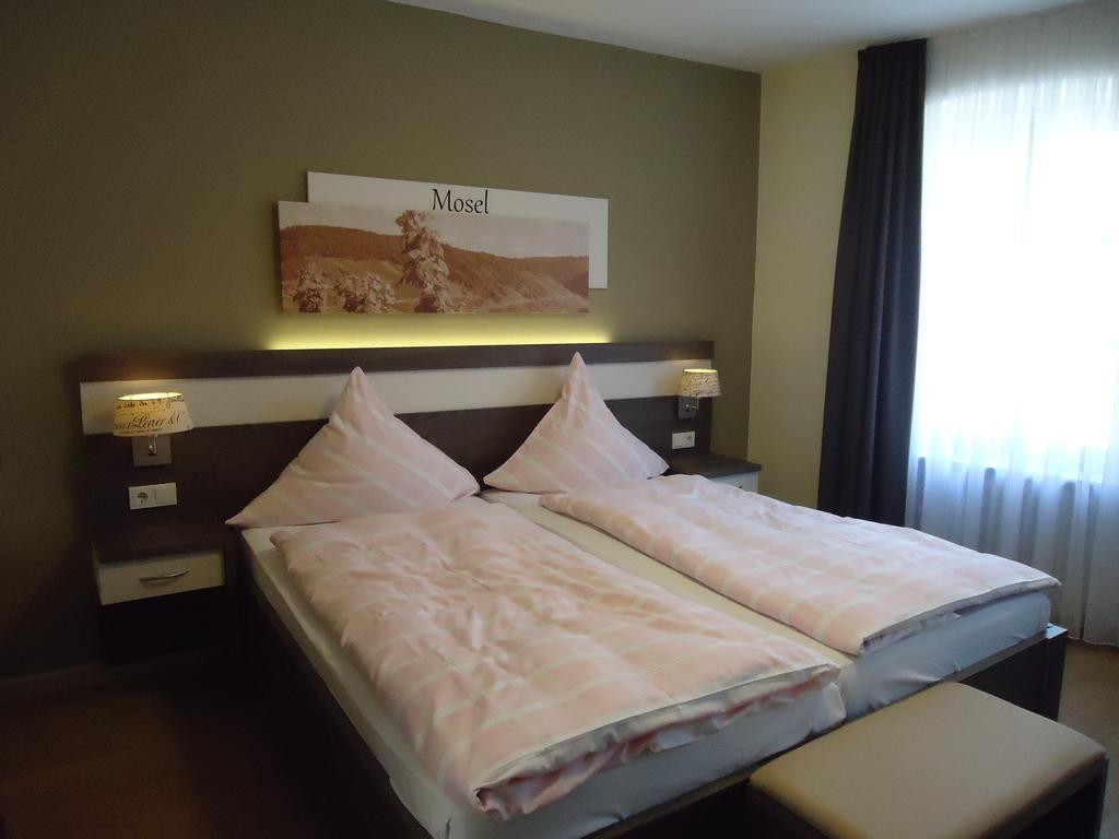 Gasthaus Huwer Bernkastel-Kues Zimmer foto